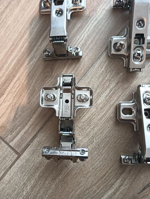 Amortecedores / dobradiças para portas em Aço - Novos*