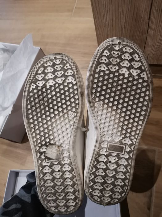 Sneakersy. Buty sportowe