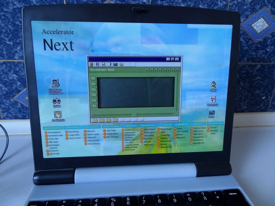Accelerator Next Laptop edukacyjny i do gier niemieckojęzyczny