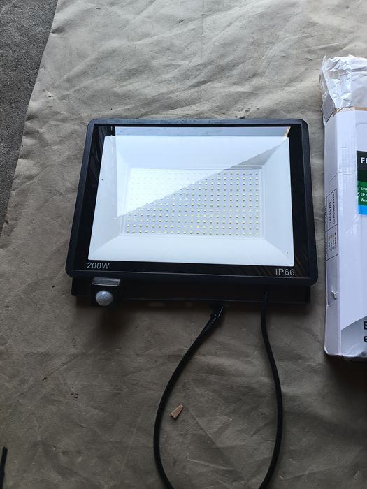 Naświetlacz halogen  LED 200w