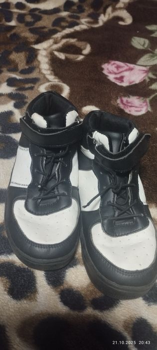 Кросівки,кеди ддя хлопця