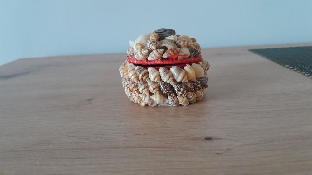 Kuferek na biżuterię