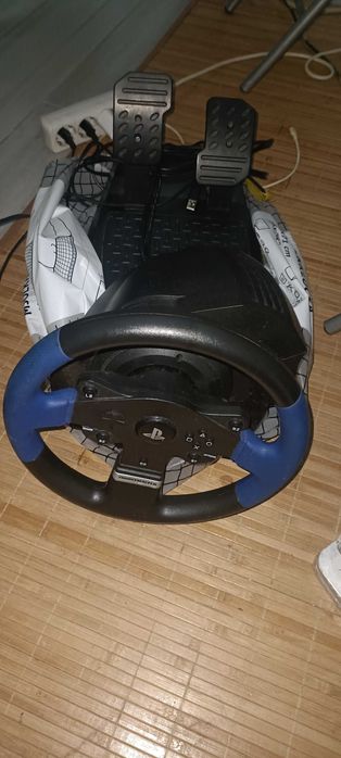 Ps4 com comando e jogos l.