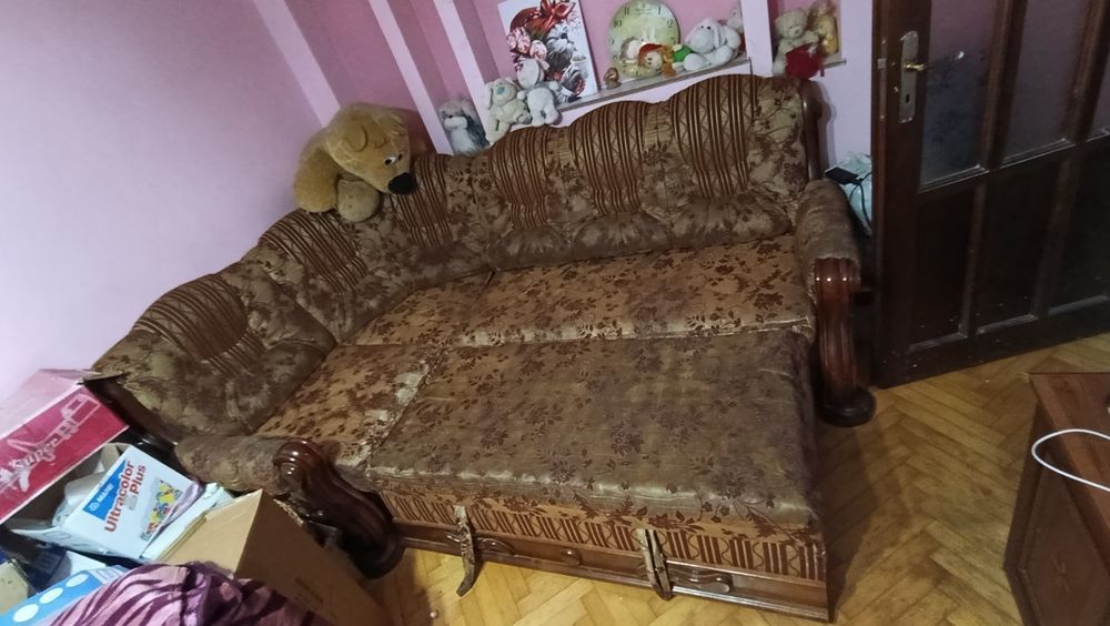 Диван. Самовивіз.