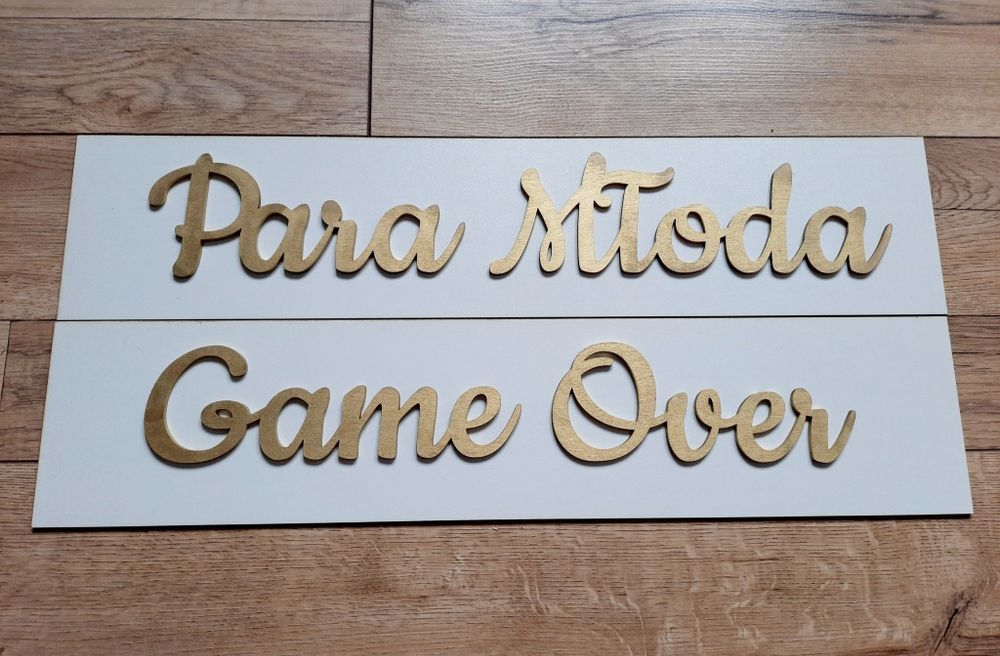 Para Młoda game over tablice rejestracyjne złoty napis