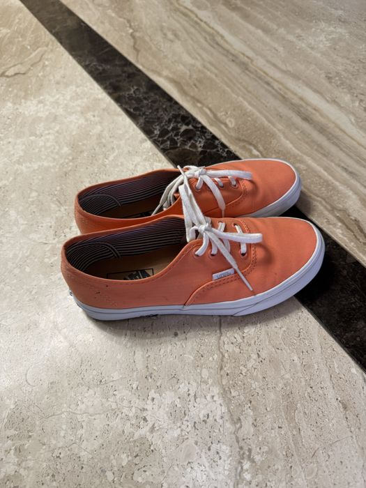 Кеди жіночі фірми Vans