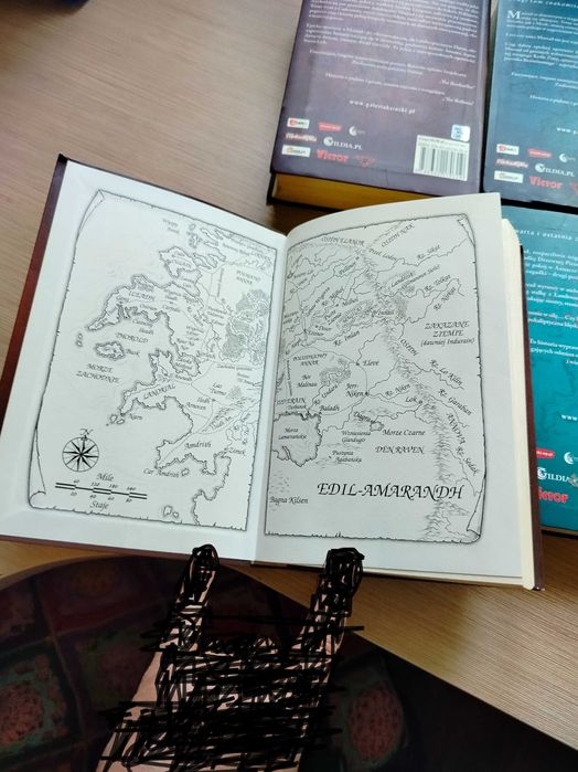 Księgi Pellinoru  4 Tomy  Dar ,Zagadka, Kruk i Pieśń  Croggon Fantasy