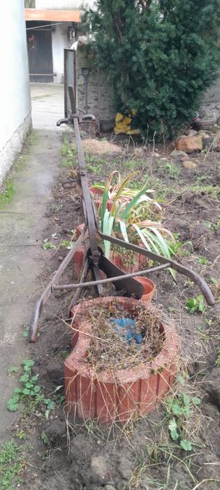 Pług konny zabytkowy
G