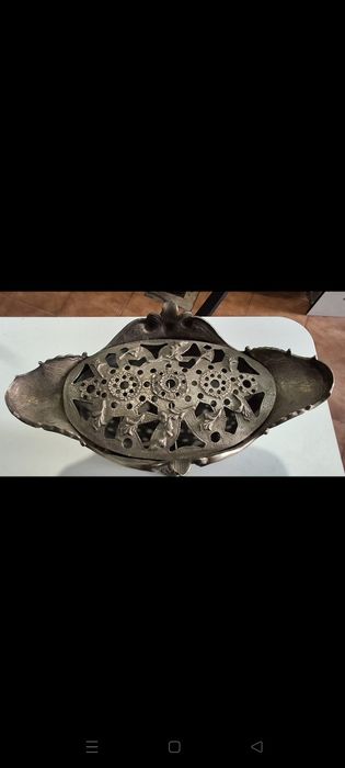 Móvel  vintage e floreira