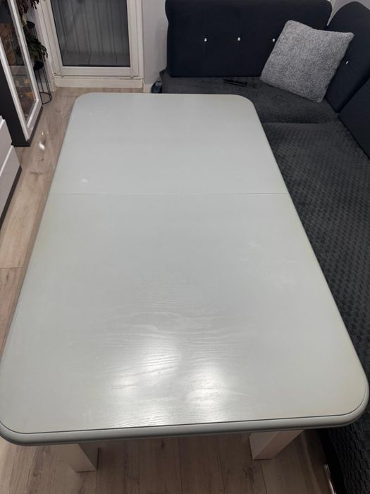 Sprzedam stół do salonu