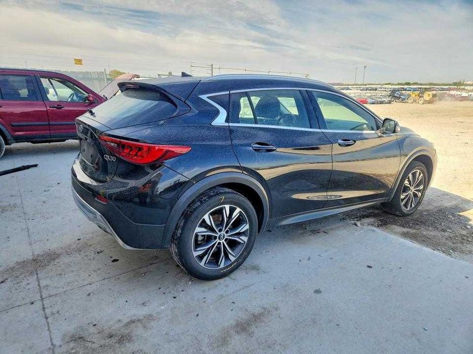 2018 Infinity QX30 PREMIUM