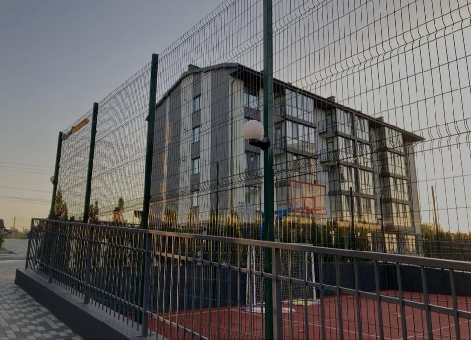 Квартира з меблями і технікою