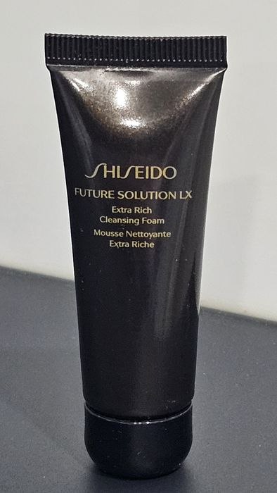 Shiseido luksusowa pianka do mycia twarzy Future Solution LX