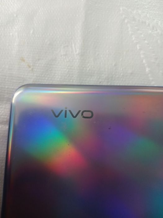 Телефон Vivo Y72 5G