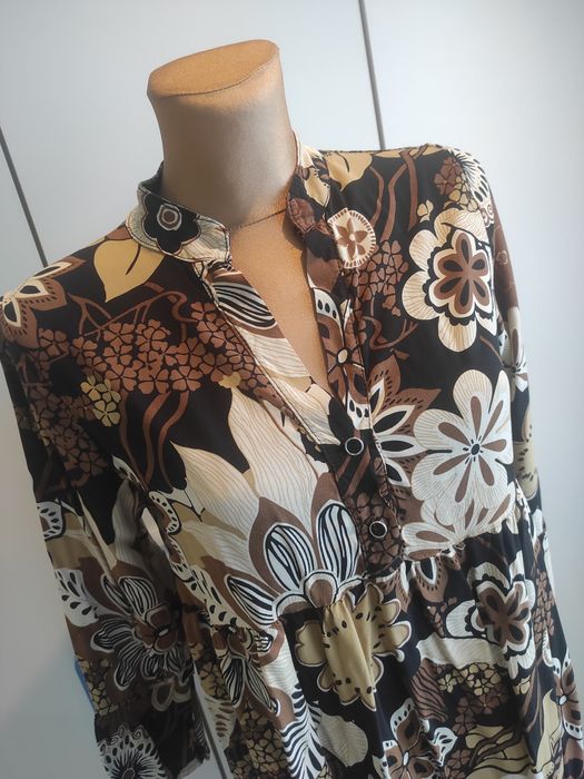 Sukienka w kwiaty New Collection