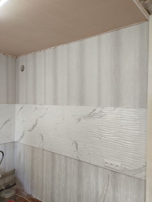 Поклейка шпалер ,