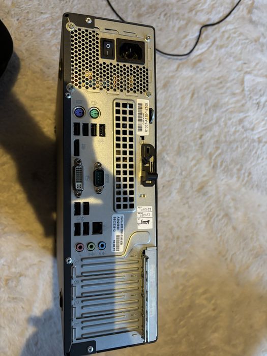 Komputer Fujitsu Esprimo E700 E85+