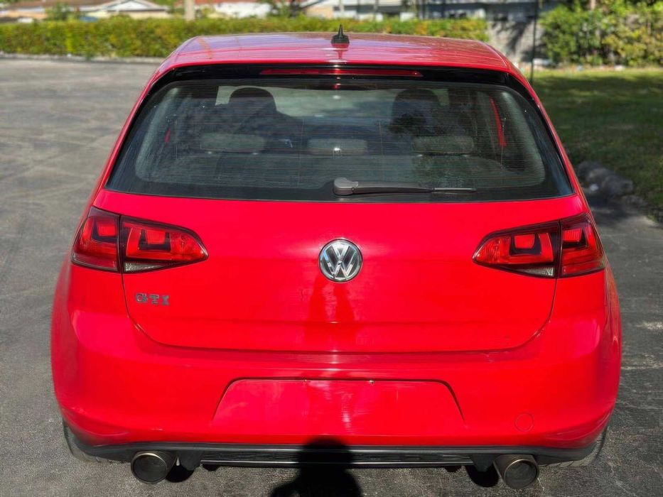 Volkswagen Golf      2015