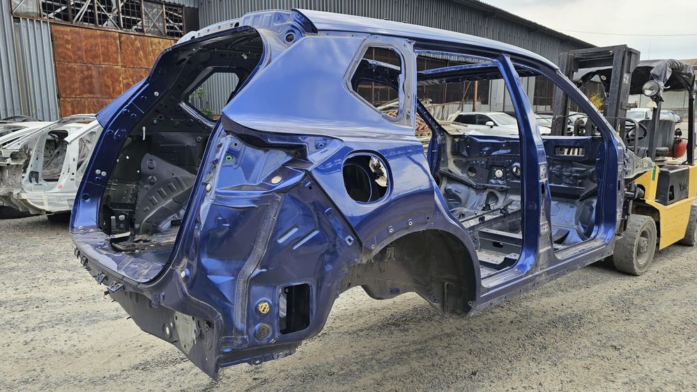 Лот чверть четверть ланджерон стійка поріг панель Nissan Rogue T33