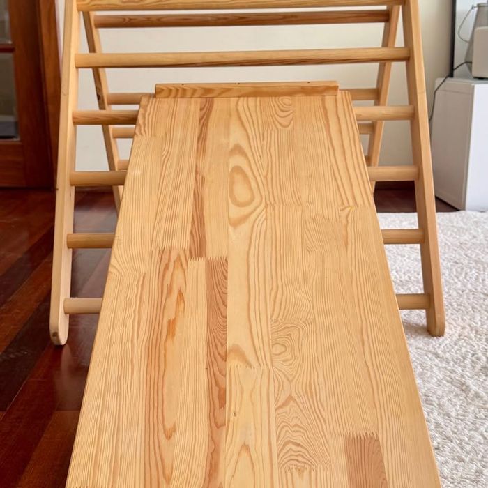 Triângulo Pikler Dobrável com Escorrega –Montessori | step crumbs