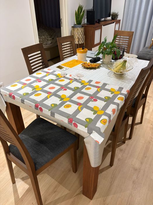 Mesa de cozinha e cadeiras