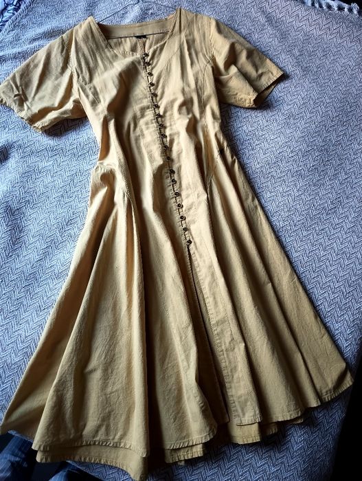 Musztardowa sukienka wiązana na komunię retro 40