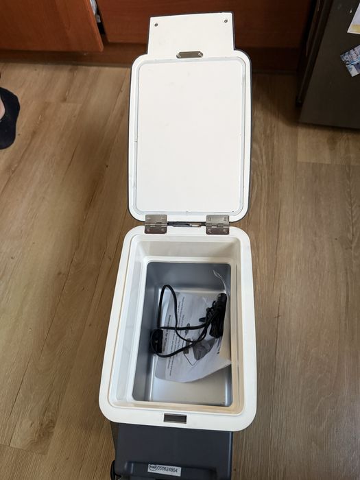 Lodówka turystyczna 6l 12 V