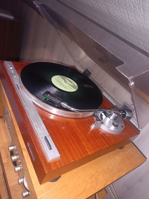 Yamaha YP-D4, програвач вінилу.