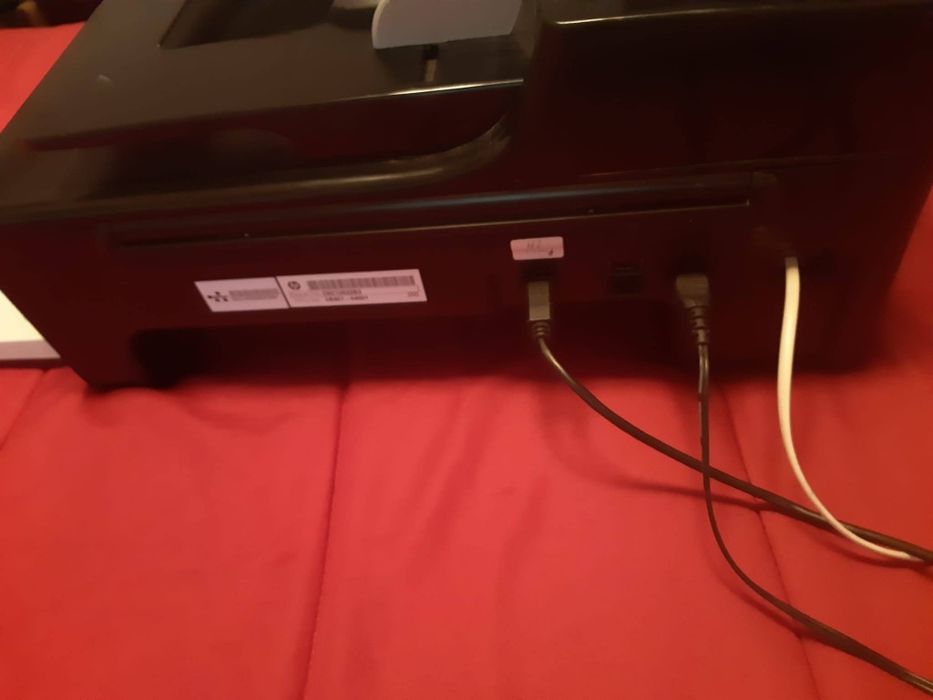 Vendo impressora multifunções HP Officejet 4500 (Série G510) em bom estado de conservação e a funcionar corretamente.
