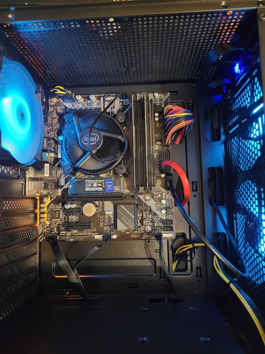 Komputer gamingowy Intel Core i5 8600 - i5 7500, DDR4, SSD M2, HDD,W11
