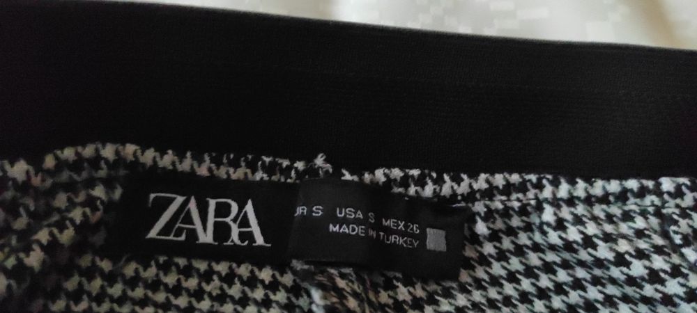 Calças zara preto e branco
