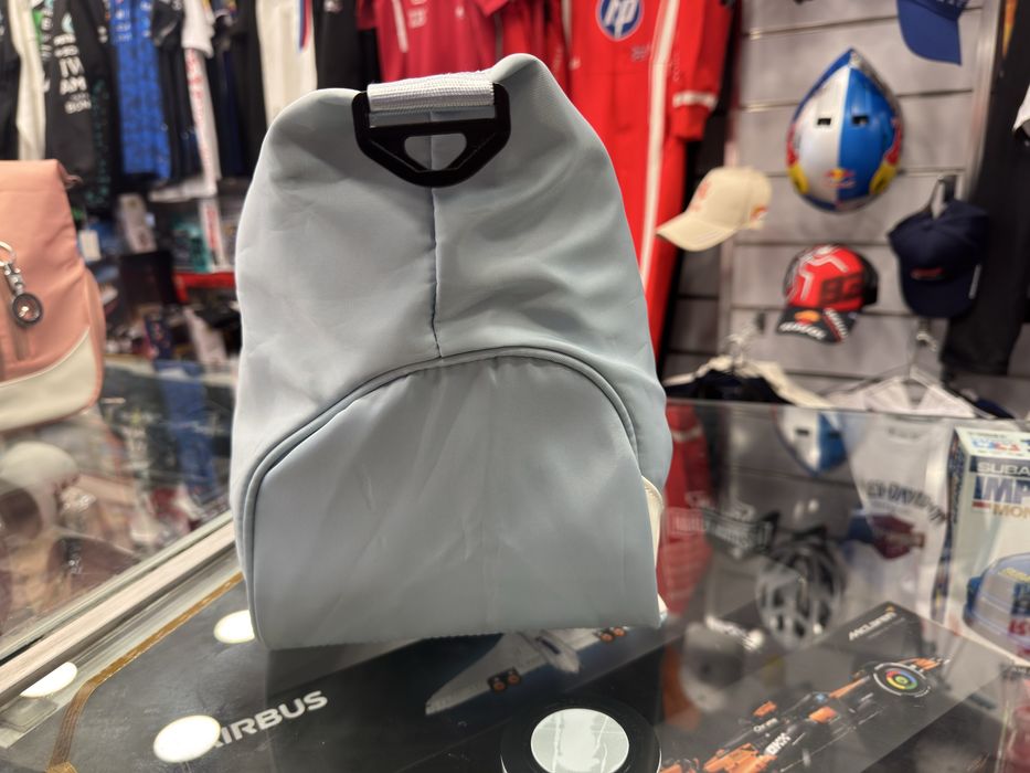 Mala desportiva lindissima Mercedes Benz