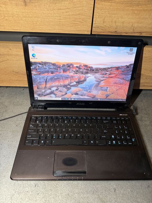 Laptop ASUS K52F Core i5-m430 2,27GHz 4GB ramu 250GB dysk ekran 15,6