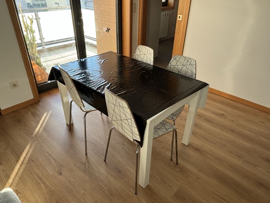 Mesa cozinha (LANEBERG IKEA)