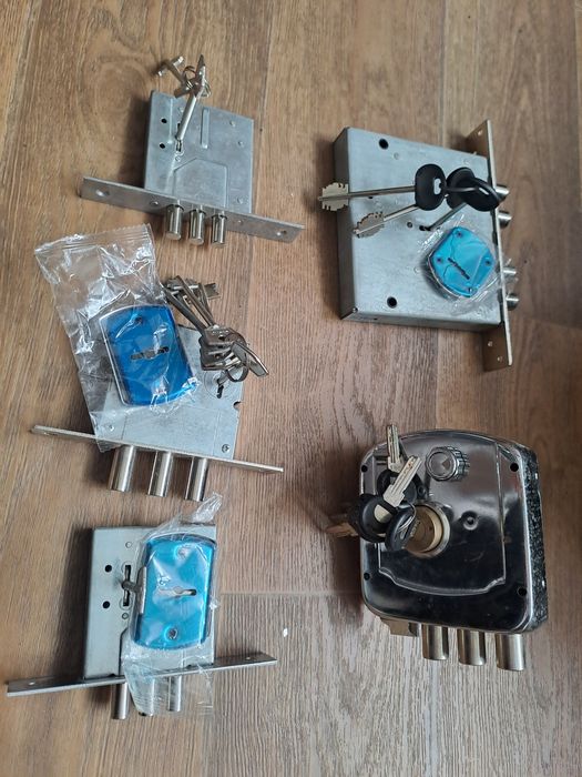 Врезные замки.В эксалуатации не были.