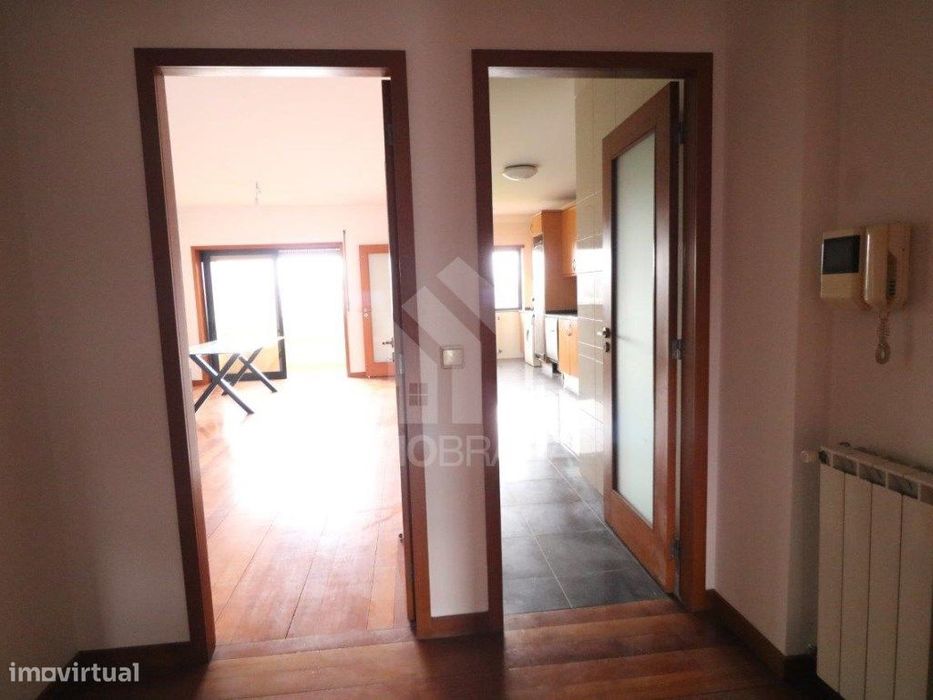 Venda Apartamento T2, em Lamaçães, Braga