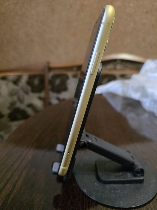 Iphone 11 (64GB) Yellow