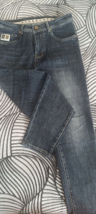 Продам джинси на хлопця