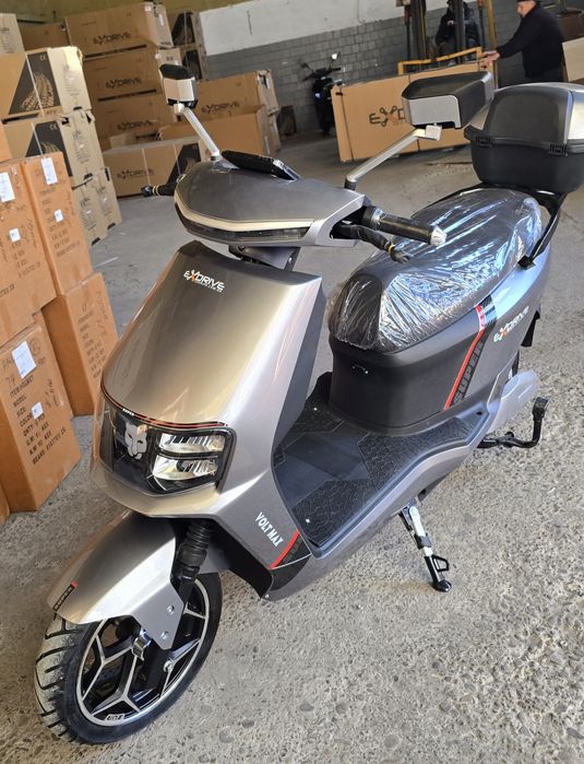 НОВЫЕ электро скутеры 2000 Ватт с батареей 28 а/ч!  VOLT MAX 2025 год!