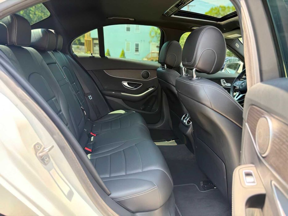 Mercedes-Benz C 300      2020