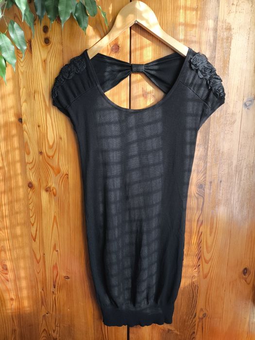 Sukienka 34 XS / 36 S / 38 M mini czarna dzianina dekolt przód+tył