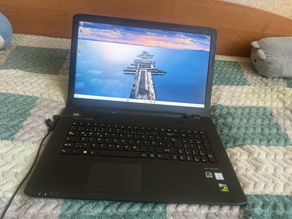Ігровий ноутбук medion p7648 core i7 12/128+500 gtx 950 4gb