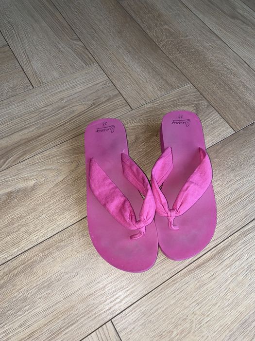 Różowe buty klapki japonki 38