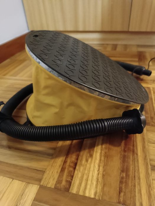 Bomba manual para insufláveis