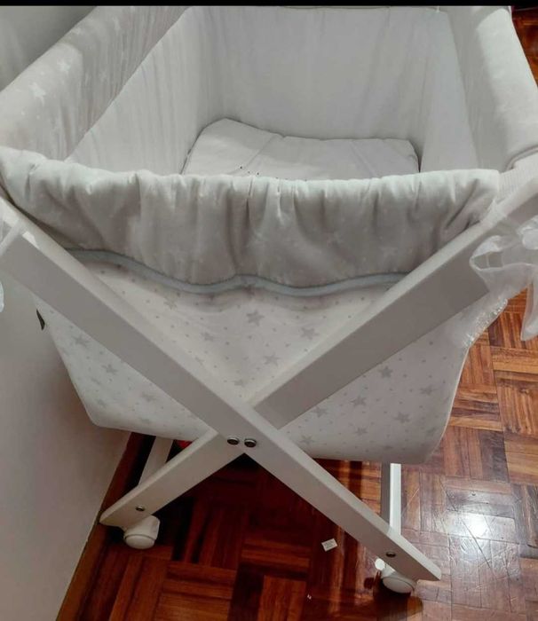 Berço bebe naf naf branco e cinza