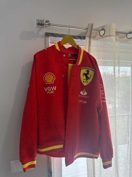 Casaco Varsity Motorsport de Homem Scuderia Ferrari 2024