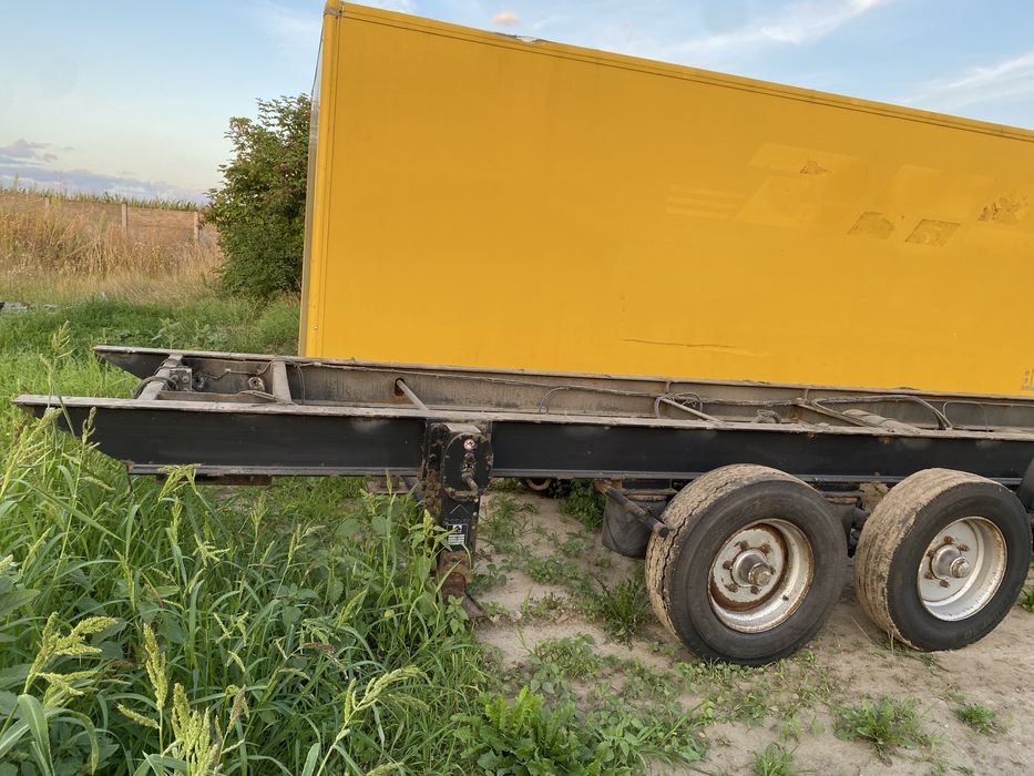 Przyczepa do zabudowy , tandem