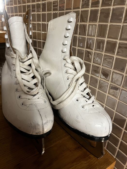 Łyżwy figurowe rozmiar 38 (24 cm)