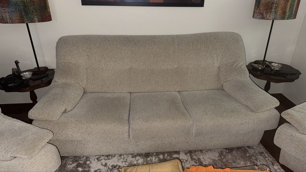Conjunto de sofá e duas poltronas