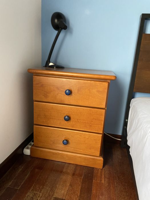 Conjunto de móveis de quarto de solteito